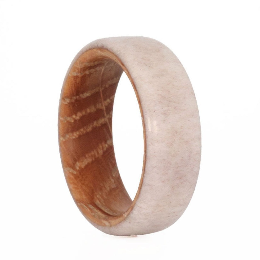 Anillo de hombre de madera de barril de whisky y fibra de carbono