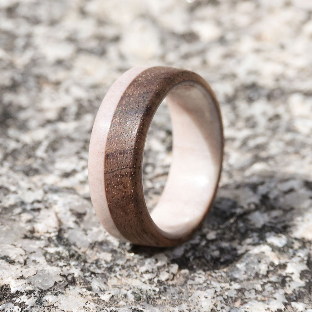 Bague pour homme en bois de noyer et bois de cerf Bijoutiers